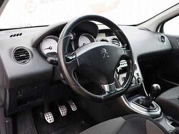 Peugeot 308, 2011г, передний привод, механика