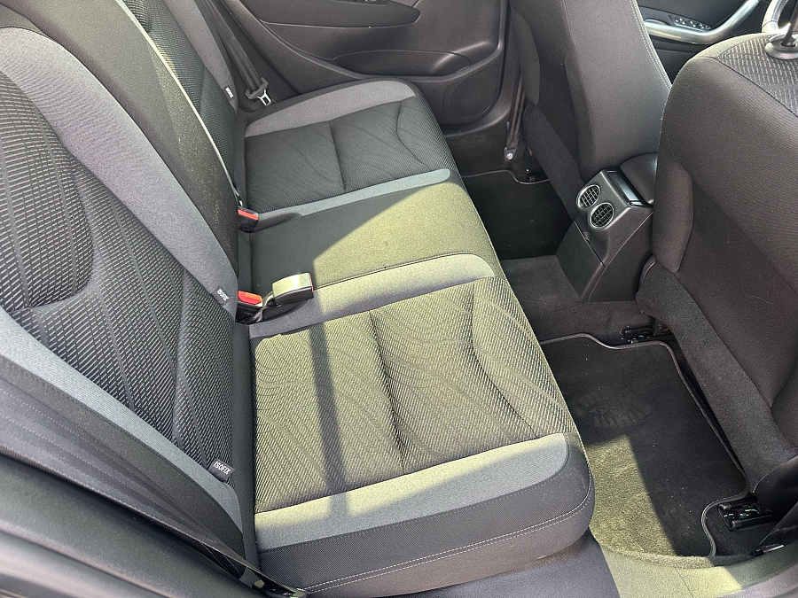 Peugeot 408, 2015г., передний привод, автомат