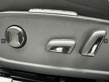 Volkswagen Golf, 2022г., передний привод, робот