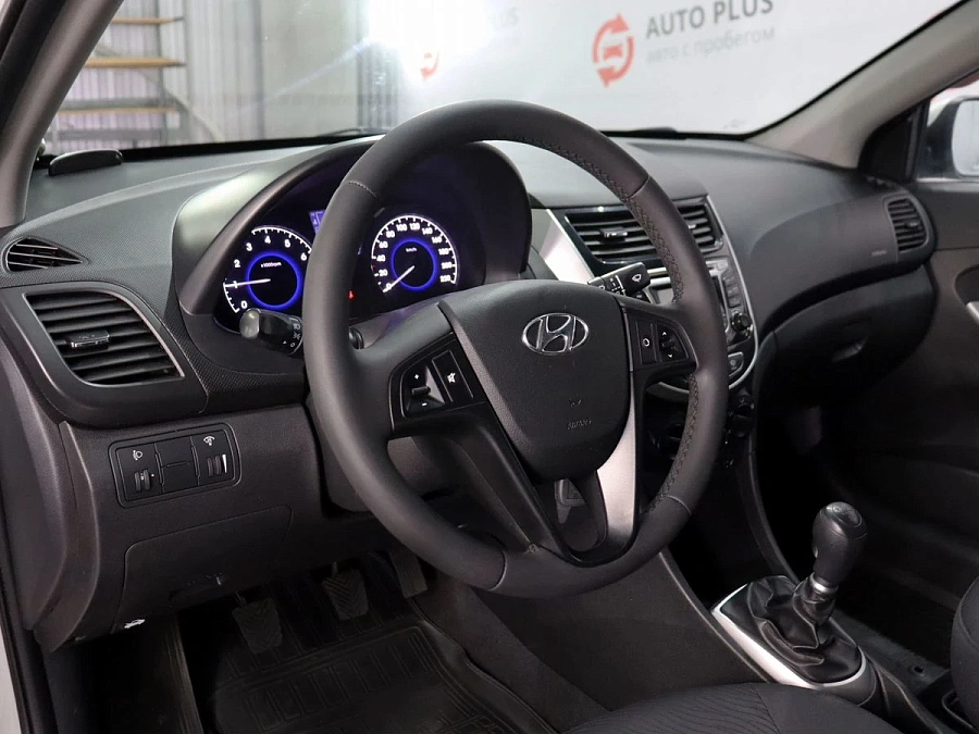 Hyundai Solaris, 2013г., передний привод, механика