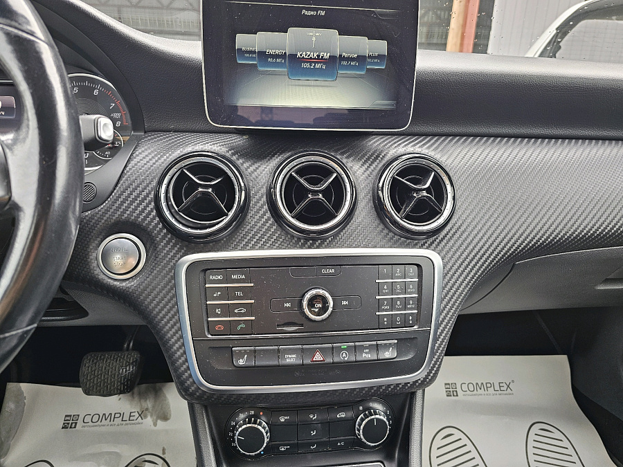 Mercedes-Benz , 2019г., передний привод, робот