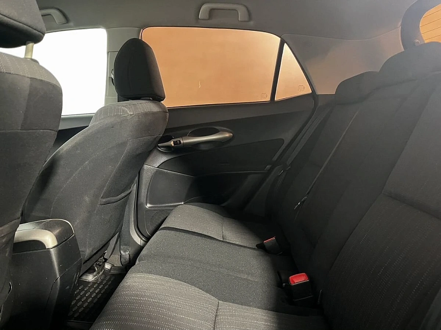 Toyota Auris, 2008г., передний привод, робот