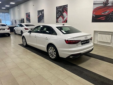 Audi A4, 2020г, передний привод, робот