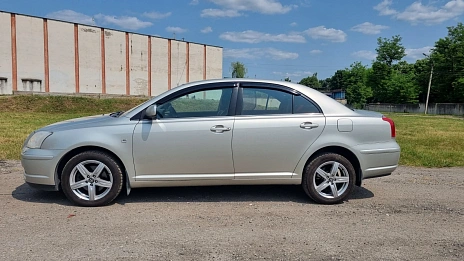 Toyota Avensis, 2004г, передний привод, автомат