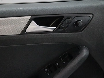 Volkswagen Jetta, 2015г, передний привод, робот