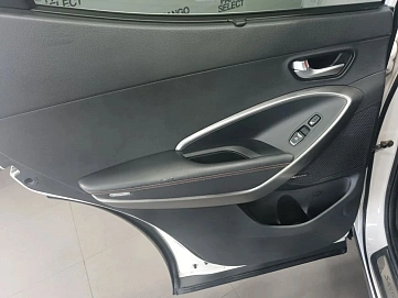 Hyundai Santa Fe, 2013г., передний привод, автомат