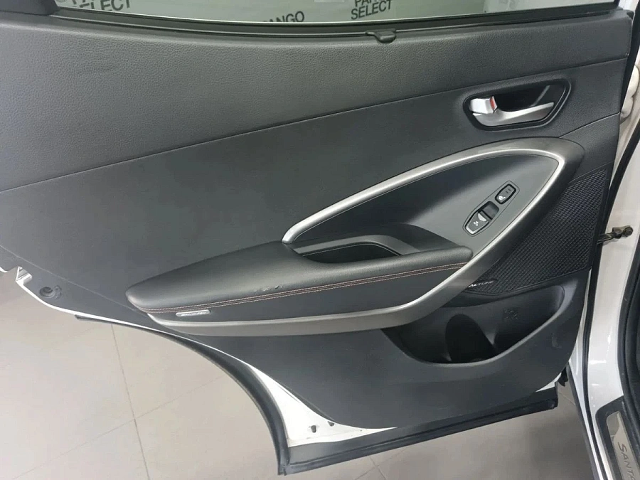 Hyundai Santa Fe, 2013г., передний привод, автомат