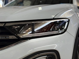 Volkswagen T-Roc, 2023г, передний привод, робот