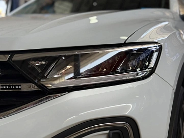 Volkswagen T-Roc, 2023г, передний привод, робот