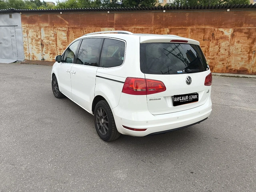 Volkswagen Sharan, 2014г., передний привод, робот