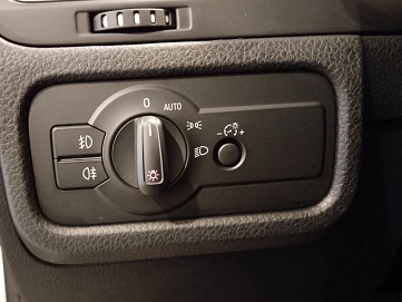 Volkswagen Touareg, 2013г, передний привод, автомат