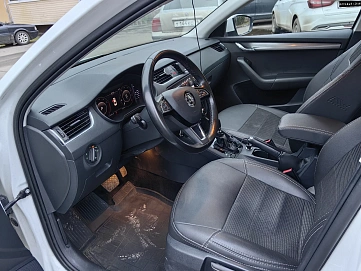 Skoda Octavia, 2018г, передний привод, робот