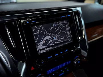 Toyota Alphard, 2016г, передний привод, автомат