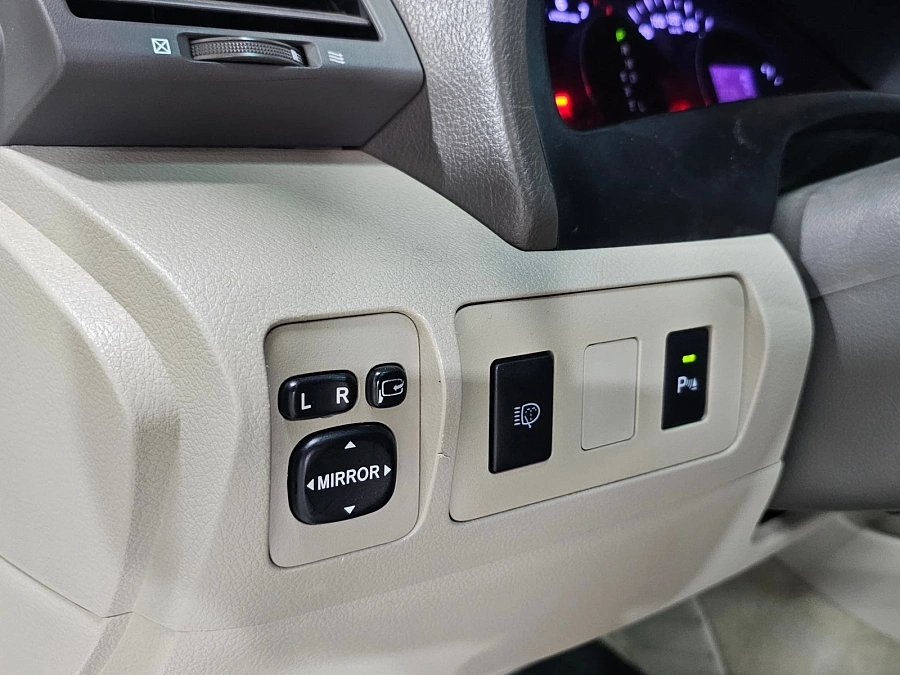 Toyota Camry, 2010г., передний привод, автомат