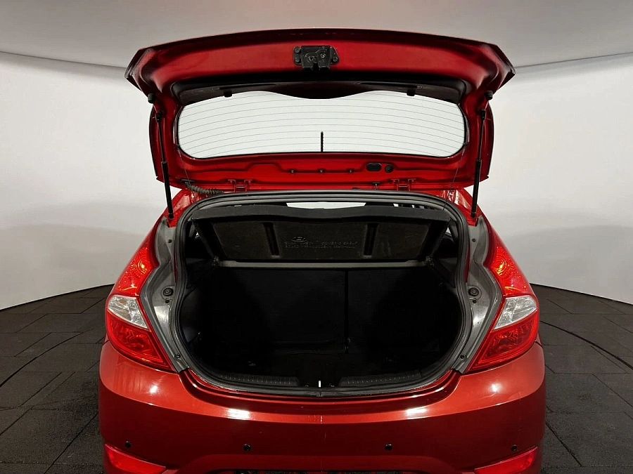 Hyundai Solaris, 2011г., передний привод, механика