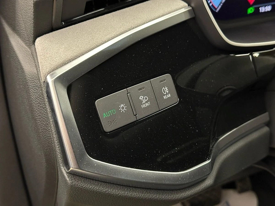 Audi Q3, 2024г., передний привод, робот