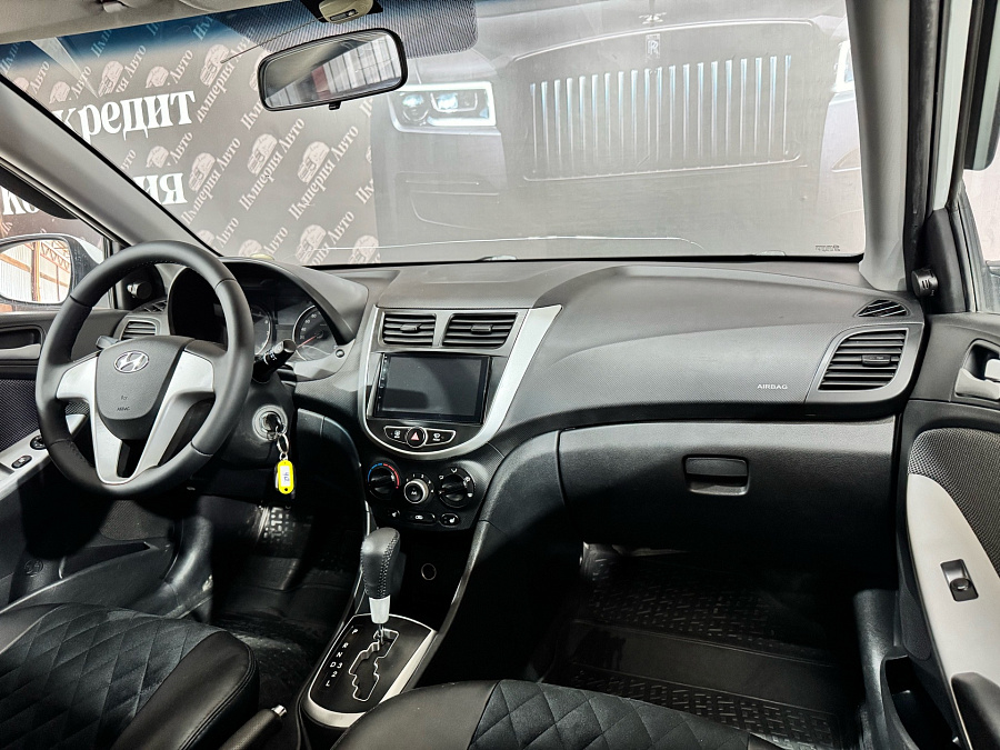 Hyundai Solaris, 2013г., передний привод, автомат