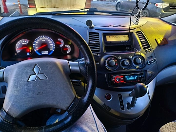 Mitsubishi Grandis, 2004г, полный привод, автомат