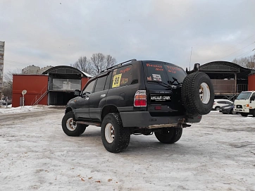 Toyota Land Cruiser, 2001г, полный привод, механика