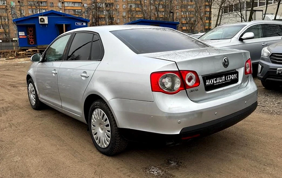 Volkswagen Jetta, 2008г., передний привод, робот
