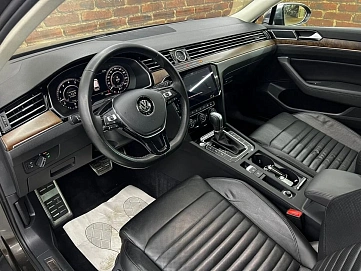 Volkswagen Passat, 2017г, полный привод, робот