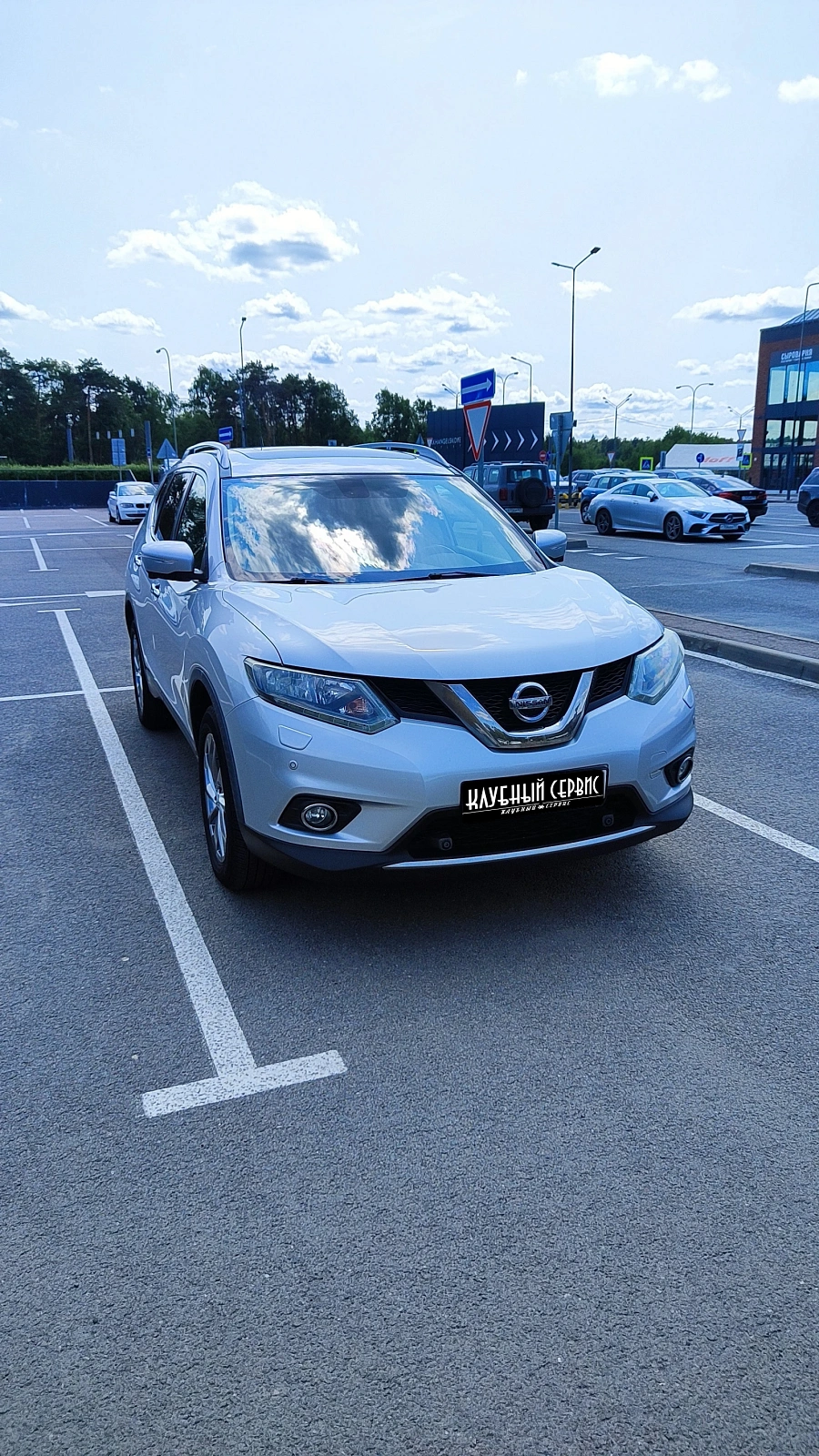 Nissan X-Trail, 2015г., полный привод, вариатор