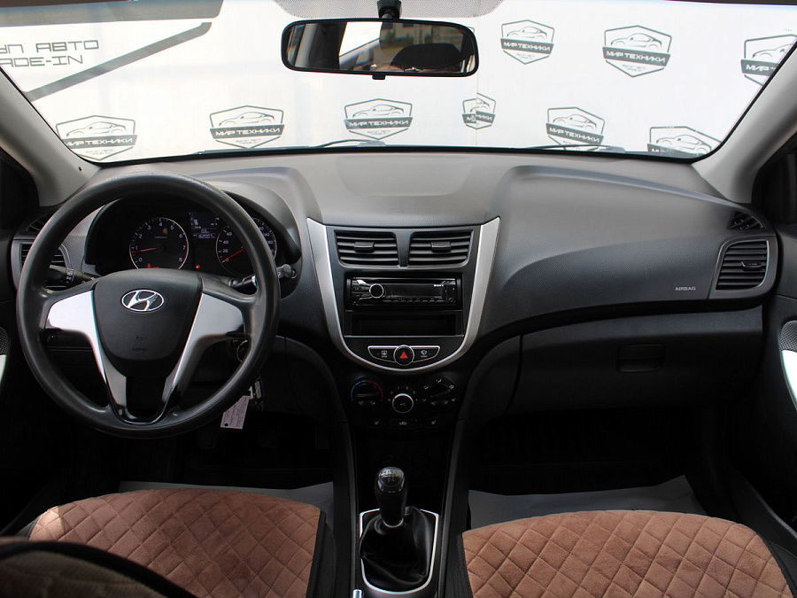 Hyundai Solaris, 2012г., передний привод, механика