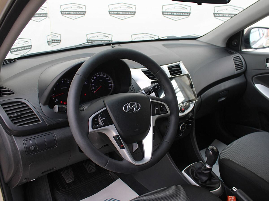 Hyundai Solaris, 2011г., передний привод, механика