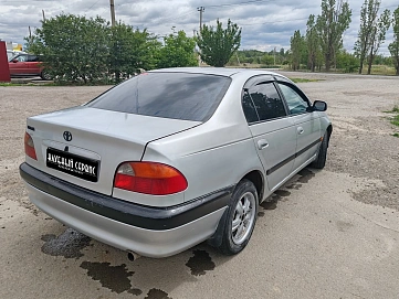 Toyota Avensis, 1999г, передний привод, механика