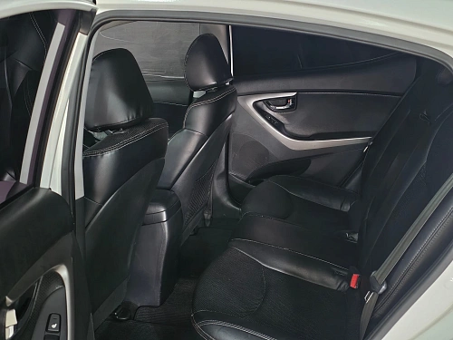 Hyundai Avante, 2011г, передний привод, автомат