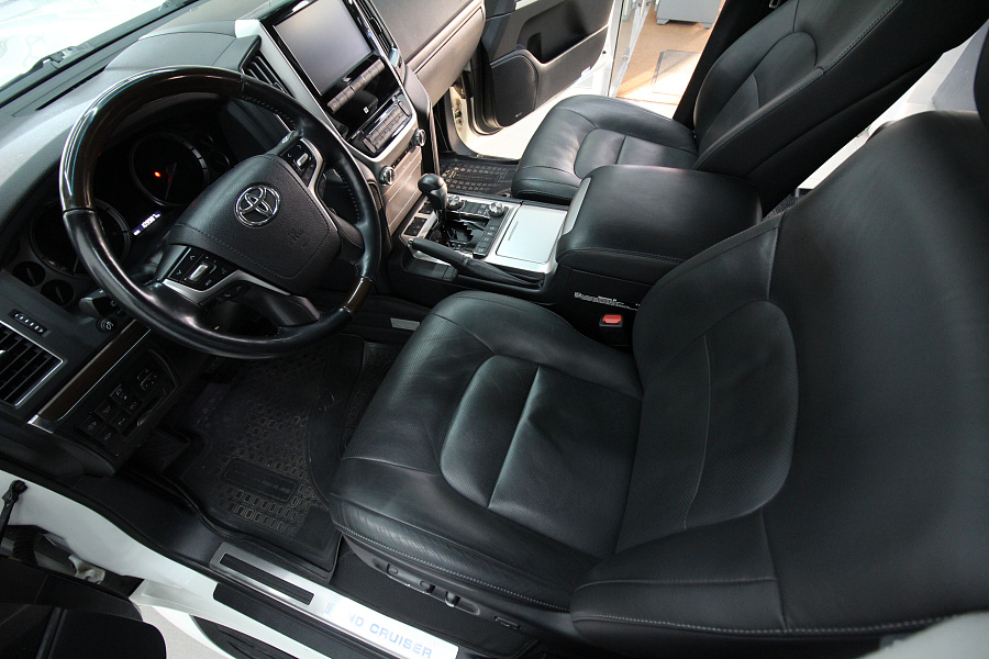 Toyota Land Cruiser, 2019г., полный привод, автомат