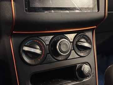 Nissan , 2011г., передний привод, механика