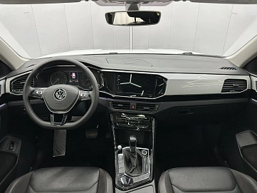 Volkswagen Tayron, 2022г, передний привод, робот