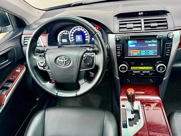 Toyota Camry, 2012г, передний привод, автомат