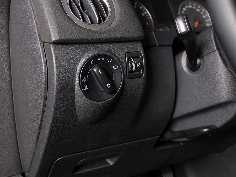 Volkswagen Tiguan, 2009г., полный привод, автомат