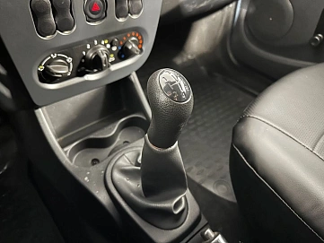 Renault Sandero, 2012г, передний привод, механика