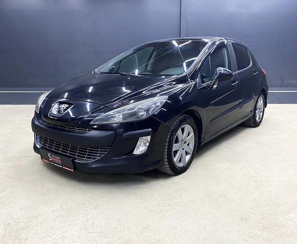 Peugeot 308, 2008г., передний привод, механика