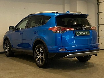 Toyota RAV4, 2016г, передний привод, автомат