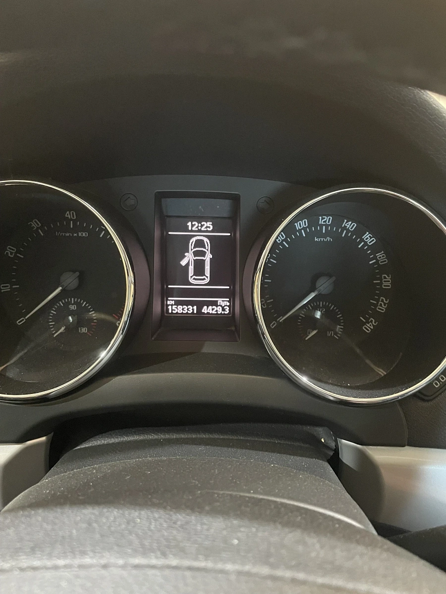 Skoda Yeti, 2013г., передний привод, робот