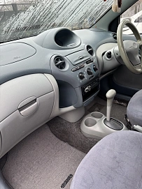Toyota Vitz, 2001г, передний привод, автомат
