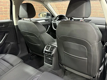 Skoda Superb, 2025г, передний привод, робот