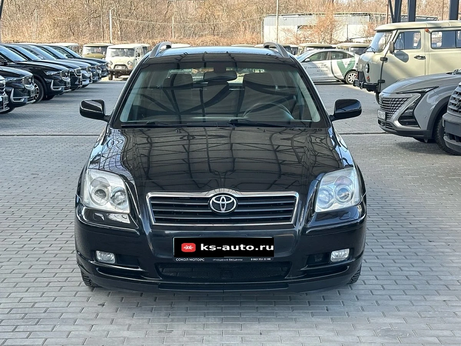 Toyota Avensis, 2003г., передний привод, автомат