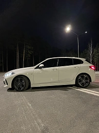 BMW 1 серии, 2020г, передний привод, робот