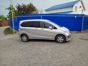 Honda Freed, 2015г, передний привод, вариатор