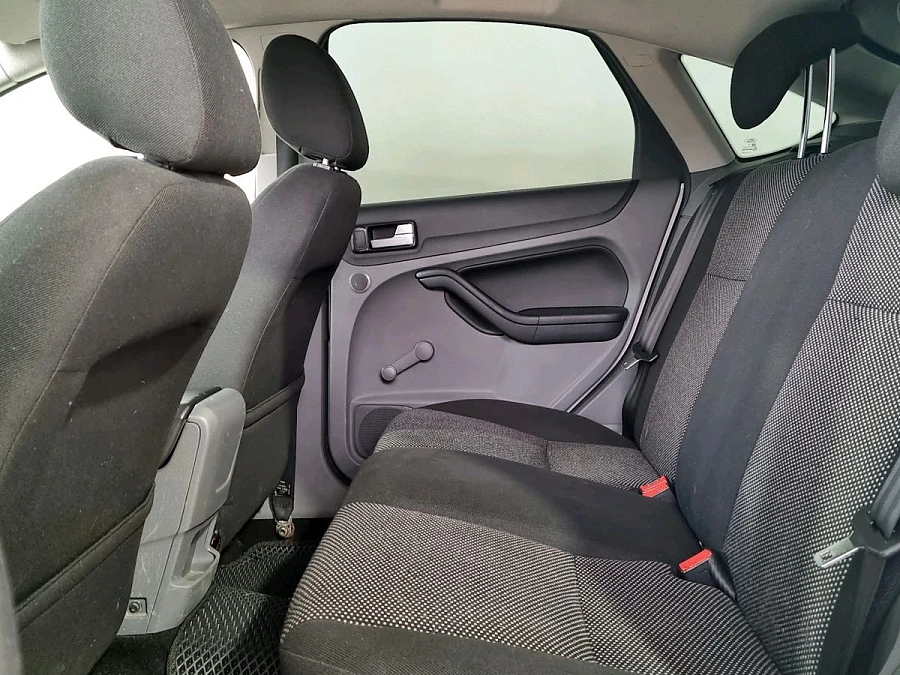 Ford Focus, 2010г., передний привод, механика