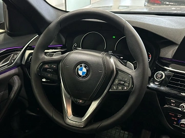 BMW 5 серии, 2020г, задний привод, автомат