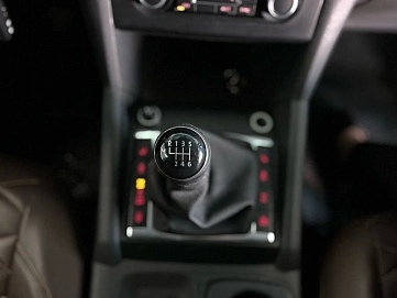 Volkswagen Amarok, 2013г, задний привод, механика