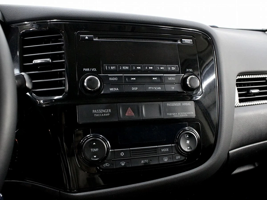 Mitsubishi Outlander, 2013г., передний привод, вариатор