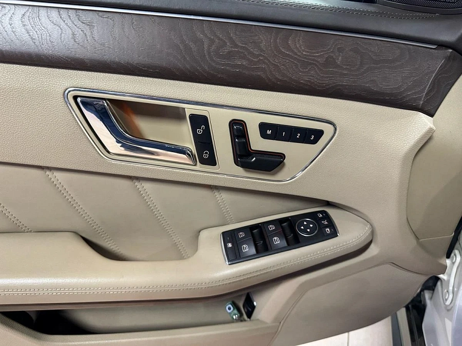 Mercedes-Benz E-Класс AMG, 2011г., задний привод, автомат