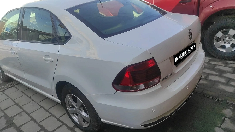 Volkswagen Polo, 2015г., передний привод, автомат